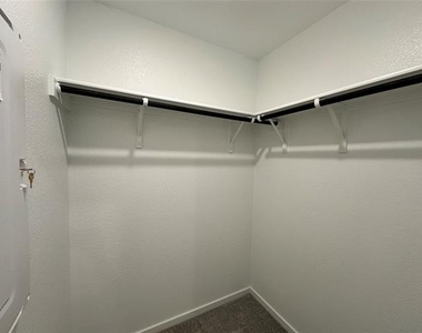 829 Sandhill Crane Lane - Photo Thumbnail 9