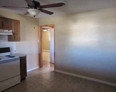 5333 Benbrook Street - Photo Thumbnail 4