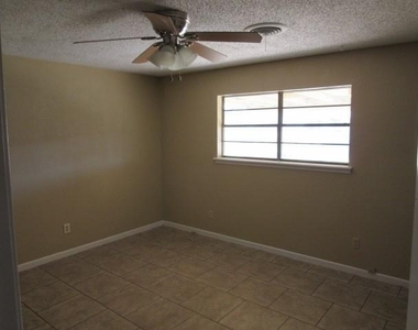 5333 Benbrook Street - Photo Thumbnail 5