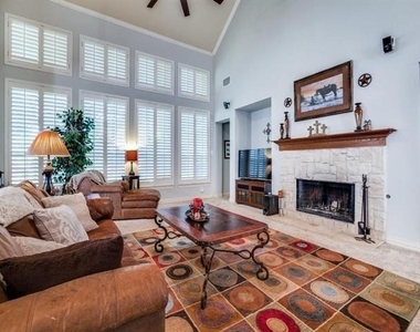 4717 Largo Drive - Photo Thumbnail 9