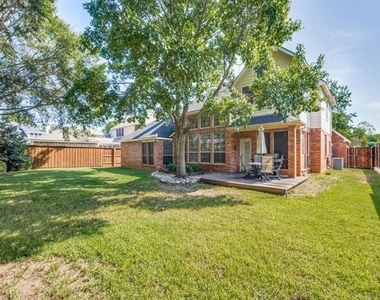4717 Largo Drive - Photo Thumbnail 4