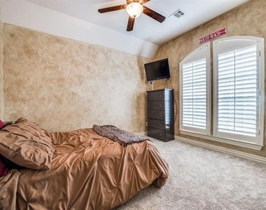 4717 Largo Drive - Photo Thumbnail 22