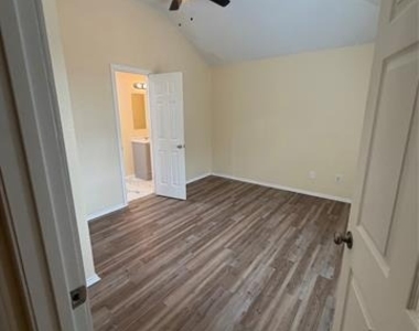 2108 Northridge Drive - Photo Thumbnail 4