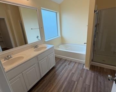 2108 Northridge Drive - Photo Thumbnail 3