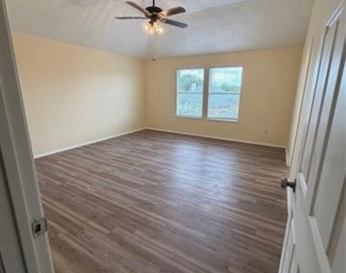2108 Northridge Drive - Photo Thumbnail 2