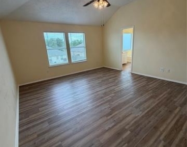 2108 Northridge Drive - Photo Thumbnail 9