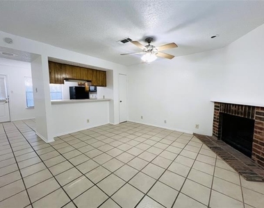 929 W Hickory Street - Photo Thumbnail 3