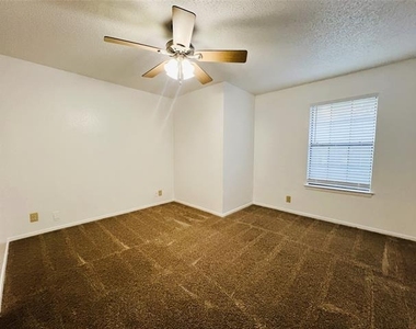 929 W Hickory Street - Photo Thumbnail 18