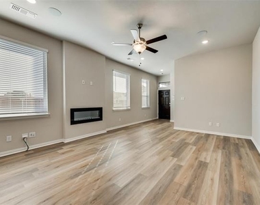 1127 Mesa Street - Photo Thumbnail 4