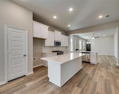 1127 Mesa Street - Photo Thumbnail 7