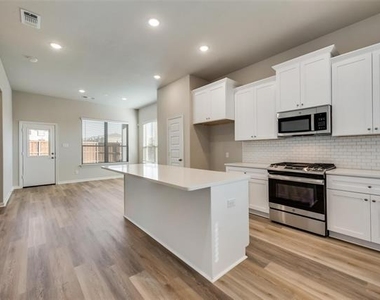 1127 Mesa Street - Photo Thumbnail 5