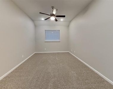 1260 Meridian Drive - Photo Thumbnail 15