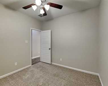 1260 Meridian Drive - Photo Thumbnail 10