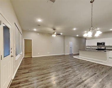 1260 Meridian Drive - Photo Thumbnail 3