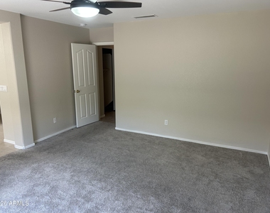 16112 N 138th Drive - Photo Thumbnail 12