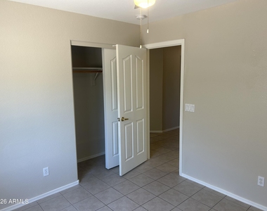 16112 N 138th Drive - Photo Thumbnail 9