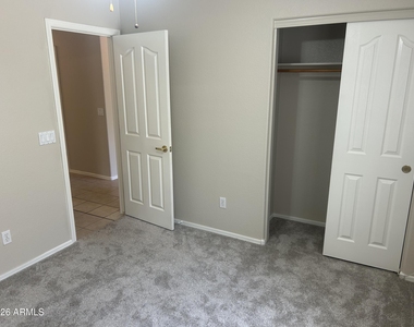 16112 N 138th Drive - Photo Thumbnail 10