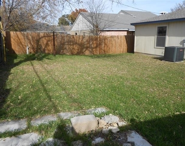 6936 Laurelhill Court N - Photo Thumbnail 13