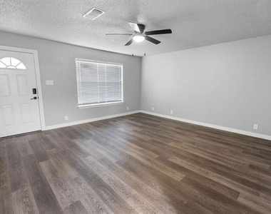 705 W Crawford Street - Photo Thumbnail 1