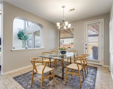 3250 Woodbine Trail - Photo Thumbnail 5