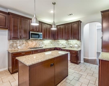 3250 Woodbine Trail - Photo Thumbnail 11