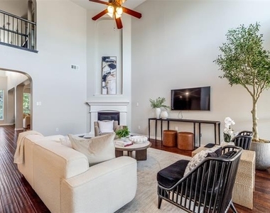 3250 Woodbine Trail - Photo Thumbnail 2