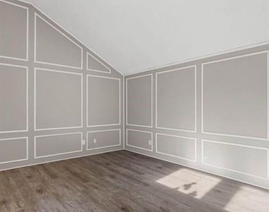 4049 Saint Christopher Lane - Photo Thumbnail 8