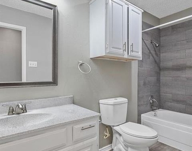 4049 Saint Christopher Lane - Photo Thumbnail 11
