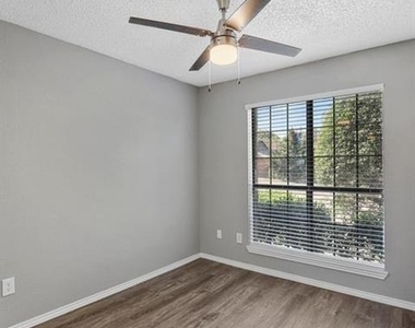 4049 Saint Christopher Lane - Photo Thumbnail 9