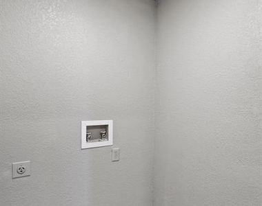 4049 Saint Christopher Lane - Photo Thumbnail 7