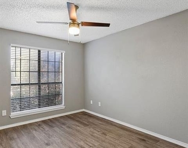 4049 Saint Christopher Lane - Photo Thumbnail 10