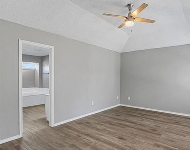 4049 Saint Christopher Lane - Photo Thumbnail 12