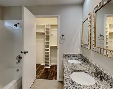 505 Yellowstone Drive - Photo Thumbnail 9