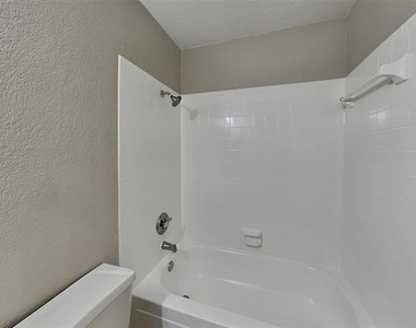 505 Yellowstone Drive - Photo Thumbnail 14