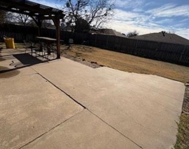 4001 Sera Drive - Photo Thumbnail 9
