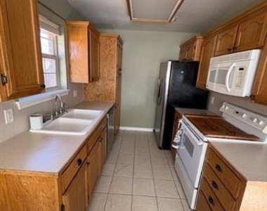 4001 Sera Drive - Photo Thumbnail 2