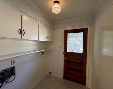 2928 College Circle - Photo Thumbnail 14