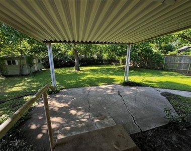 2928 College Circle - Photo Thumbnail 11