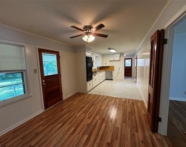 2928 College Circle - Photo Thumbnail 8