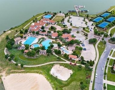 4502 Smokey Quartz Lane - Photo Thumbnail 10