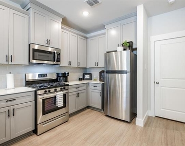 4502 Smokey Quartz Lane - Photo Thumbnail 17