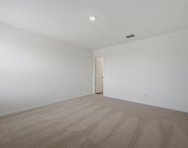 3719 Longleaf Drive - Photo Thumbnail 12