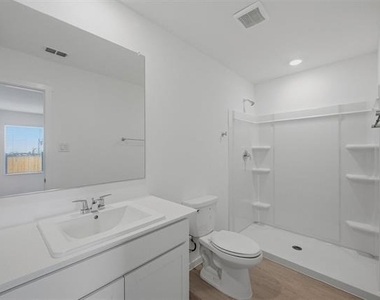 3719 Longleaf Drive - Photo Thumbnail 13