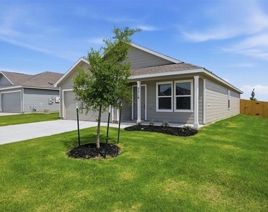 3719 Longleaf Drive - Photo Thumbnail 2