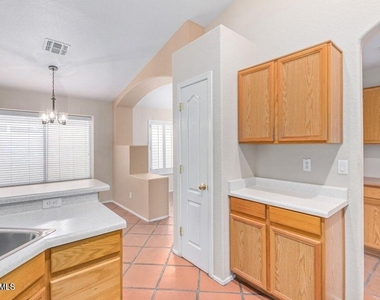 8190 W Behrend Drive - Photo Thumbnail 7