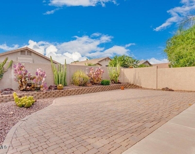 8190 W Behrend Drive - Photo Thumbnail 24
