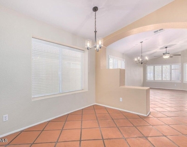 8190 W Behrend Drive - Photo Thumbnail 5