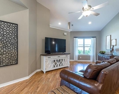 508 Pine Lane - Photo Thumbnail 4