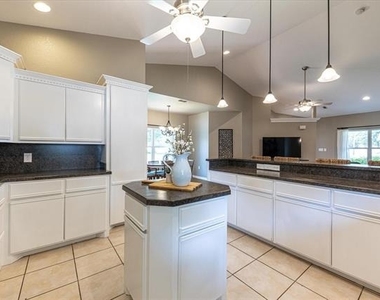 508 Pine Lane - Photo Thumbnail 9
