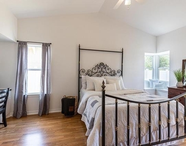 508 Pine Lane - Photo Thumbnail 20